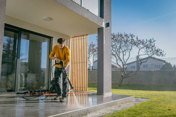 Best Gutter Cleaning  in Midway, FL